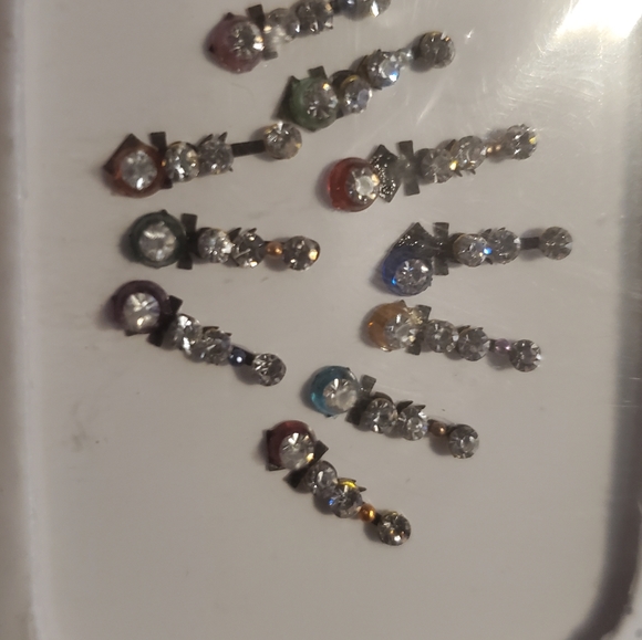 5 /$20 Indian Bindi - Picture 5 of 8